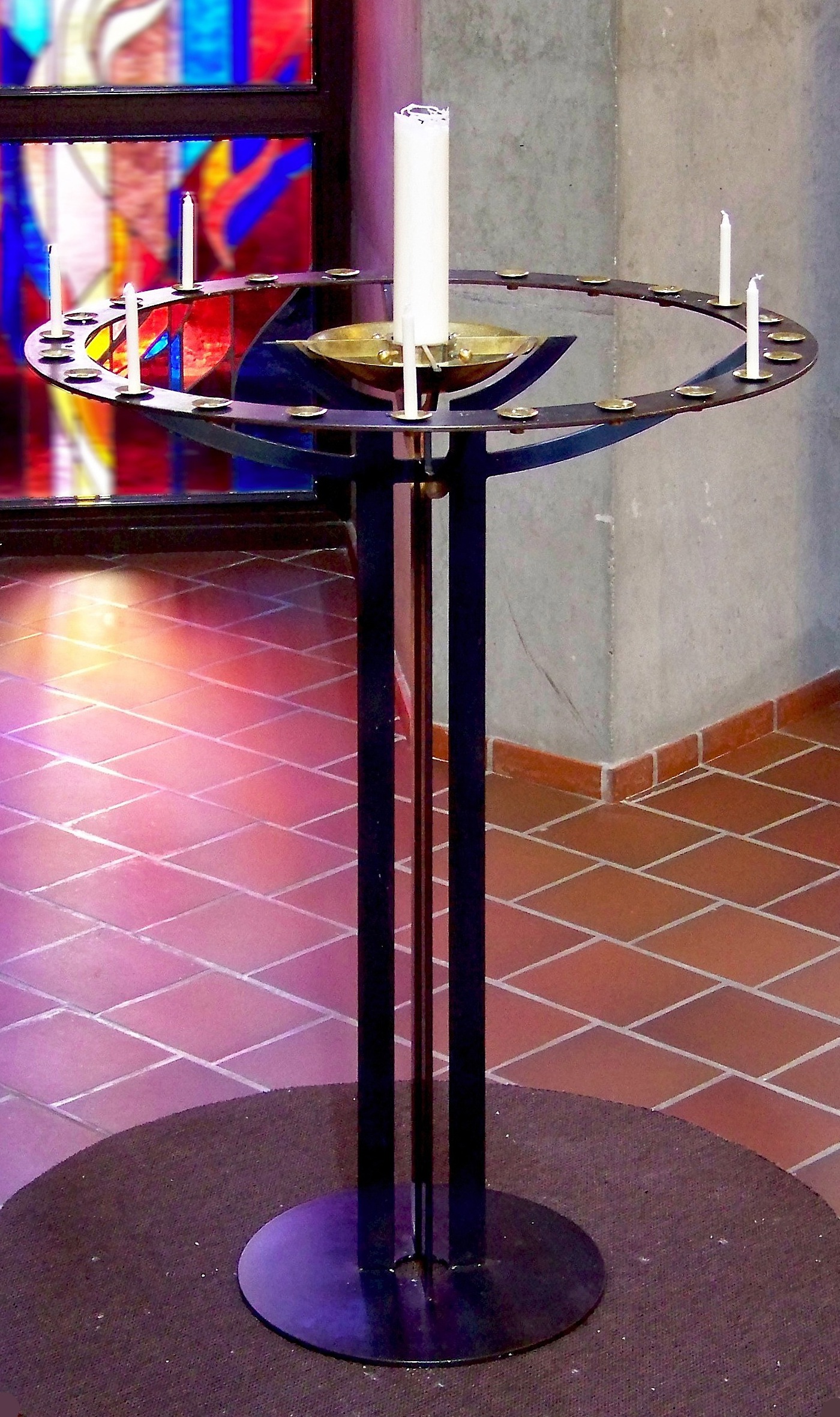 1.Lysskulptur, 2005, 106 x 98 x 98 cm, anløpt stål og massing