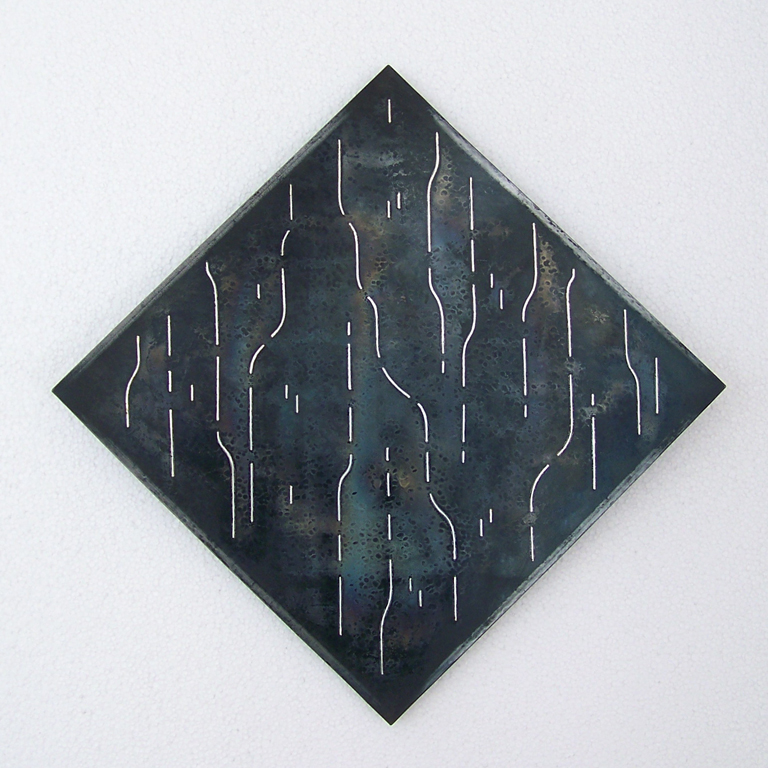 4.Firkanta form 2, 2010, 30 x 30 x 2 cm, oljebrent og anløpt stål med innlagt sølvtråd